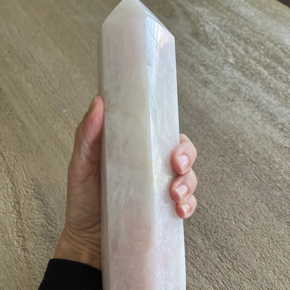 Rose Quartz Obelisk Tower - Picture 8 of 10